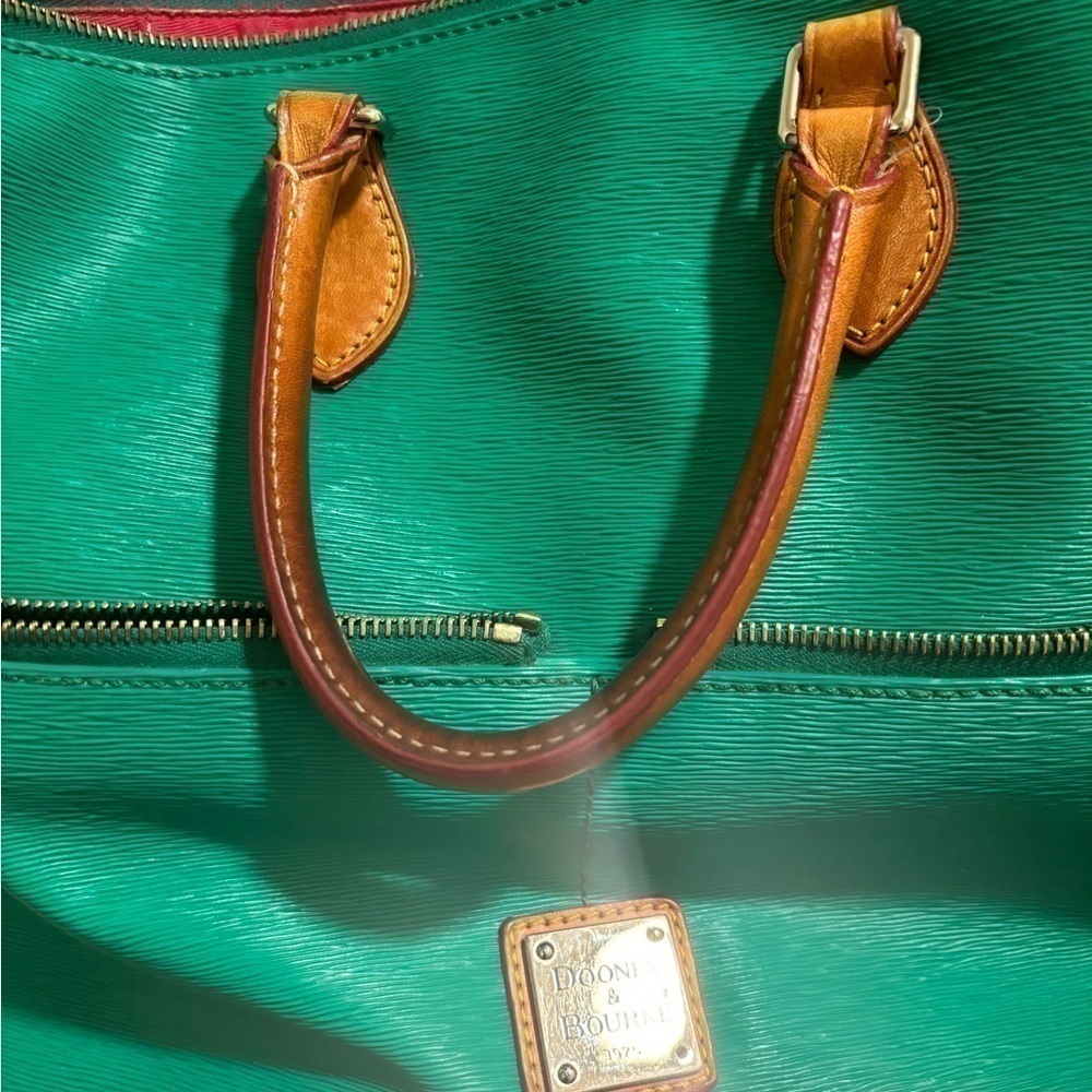 Dooney & Bourke green satchel crossbody purse. saffiano leather - Picture 10 of 11